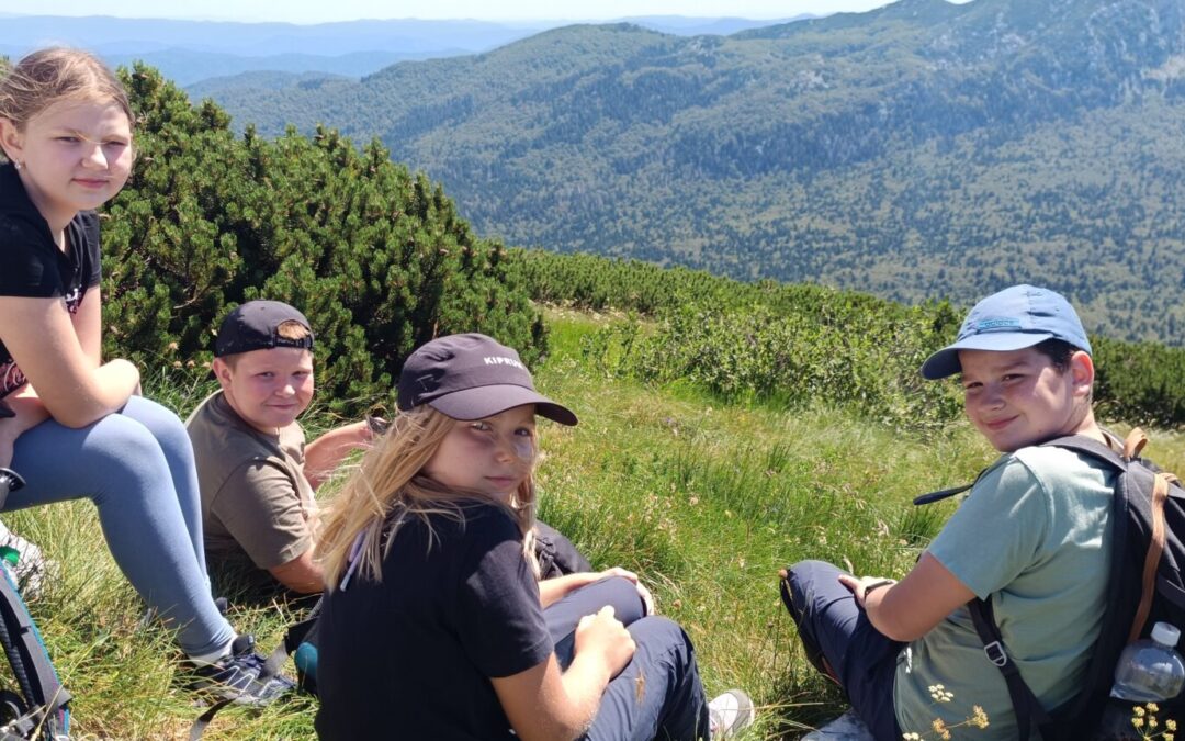 Planinarska skupina na Snježniku (1505 m)